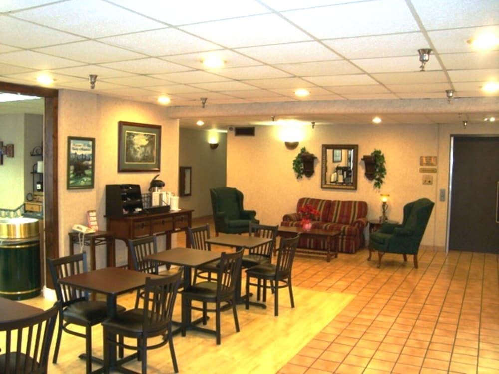 HOTEL PIGEON FORGE photo 4