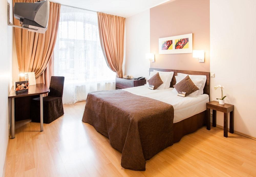 CITY HOTEL TALLINN BY UNIQUESTAY photo 2