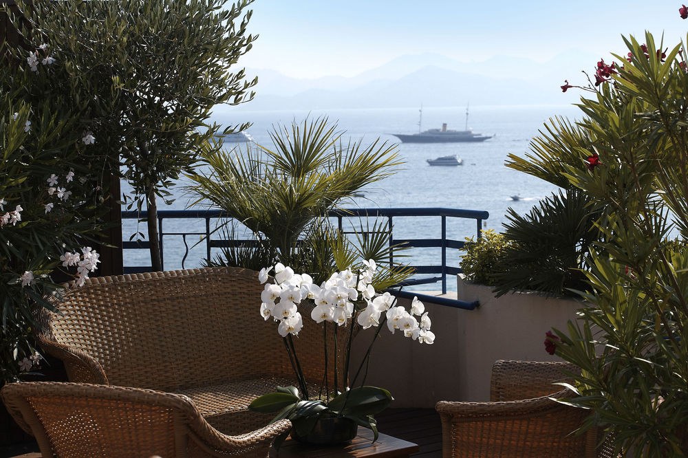 HOTEL MARTINEZ