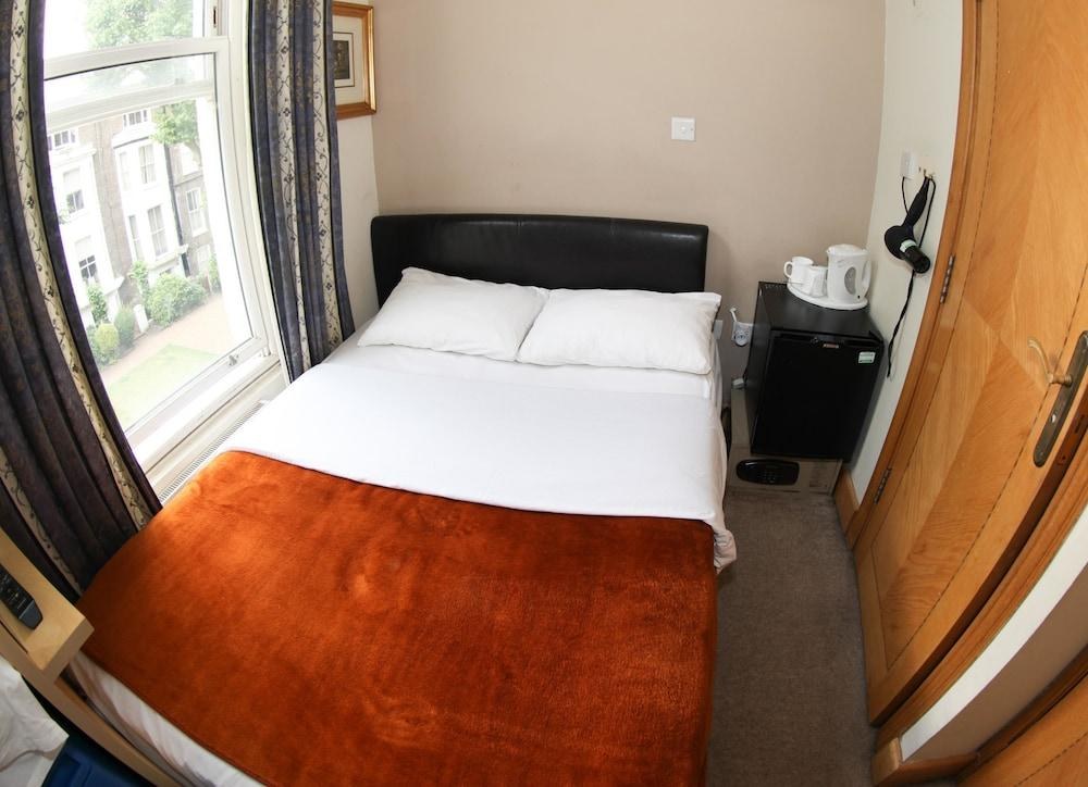 HOLLAND INN HOTEL photo 2