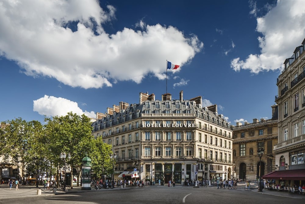 DU LOUVRE HOTEL