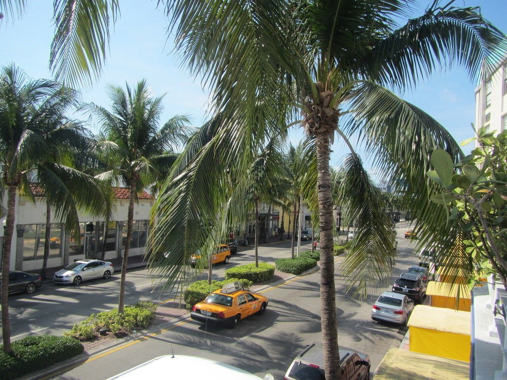 ROYAL SOUTH BEACH