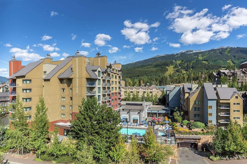 HILTON WHISTLER RESORT & SPA photo 3