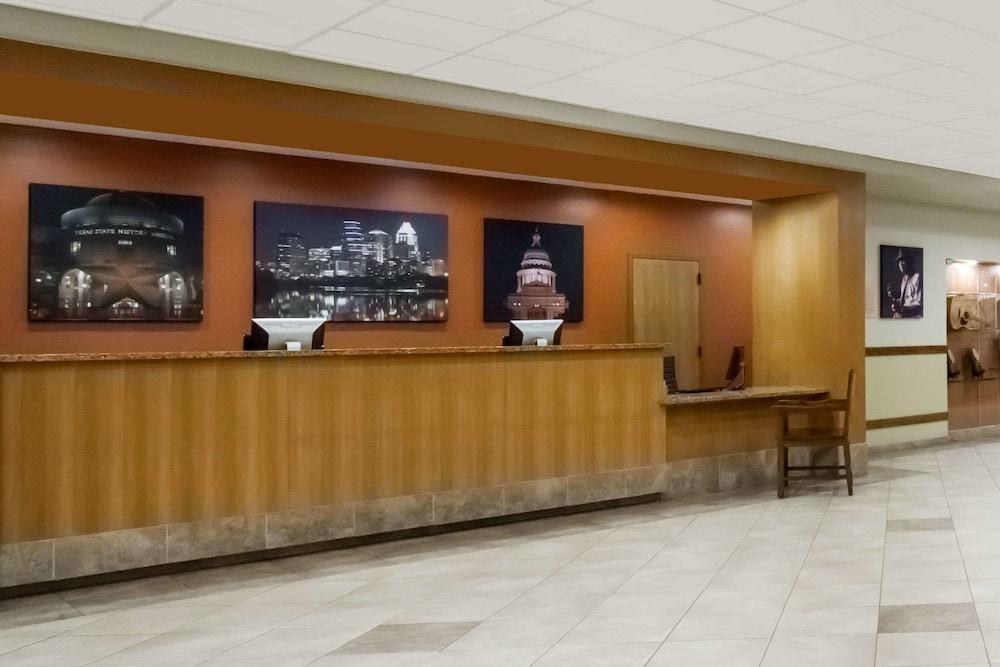 WYNDHAM GARDEN INN- AUSTIN photo 4