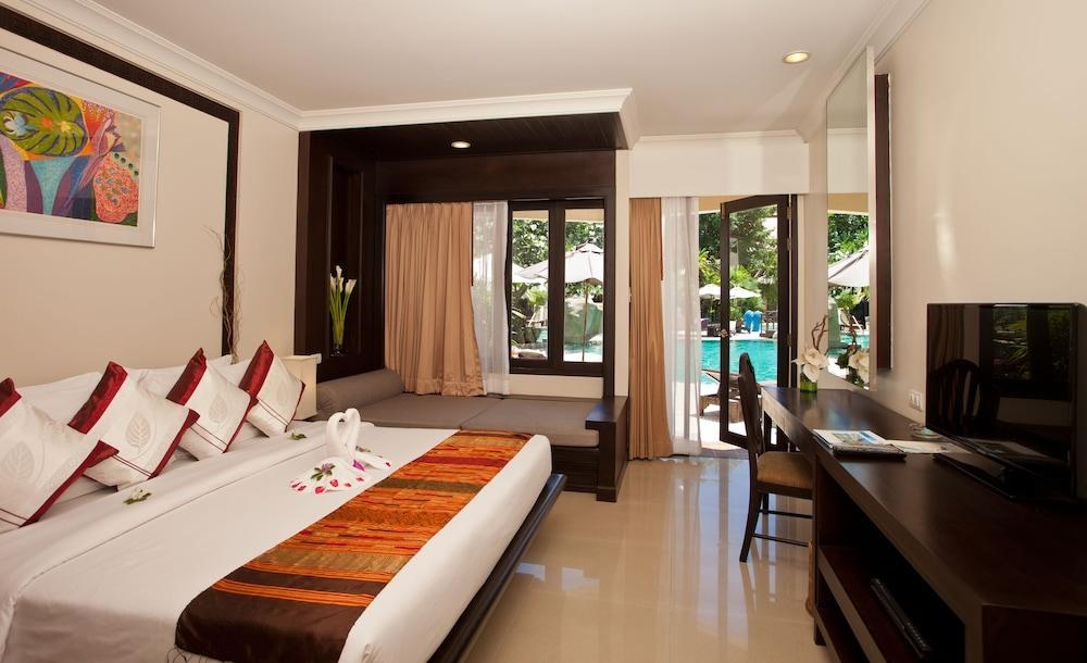 THARA PATONG BEACH RESORT & SPA photo 2