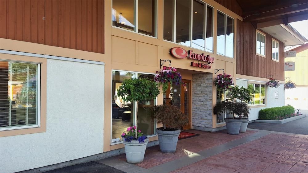 Econo Lodge Inn & Suites photo 4