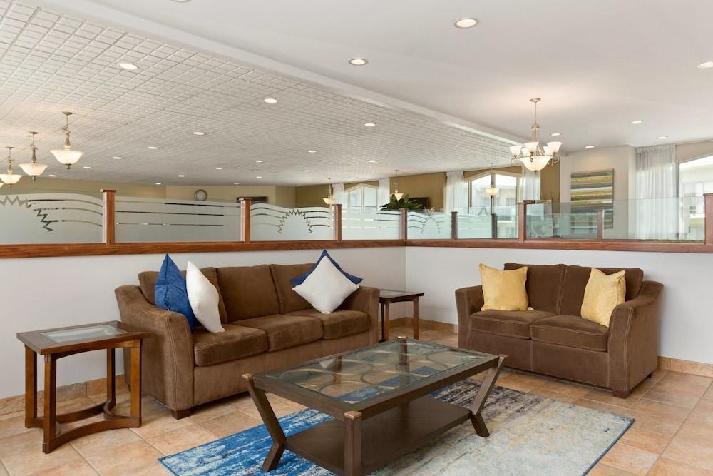 Days Inn by Wyndham London photo 2
