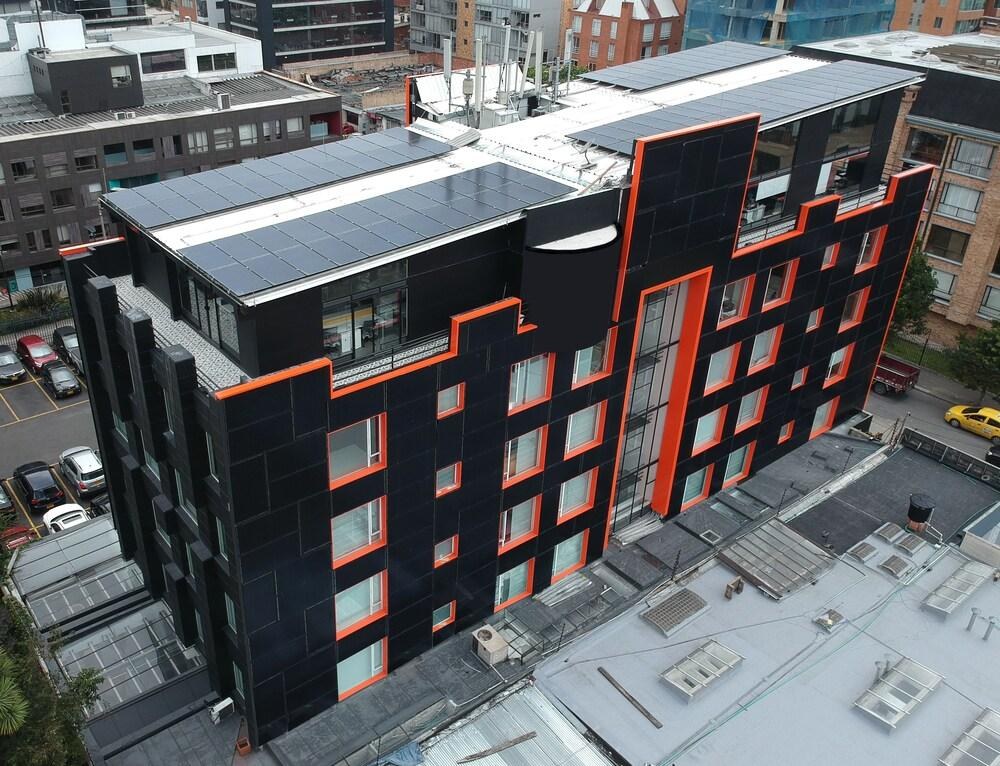 RICHMOND SUITES HOTEL photo 4