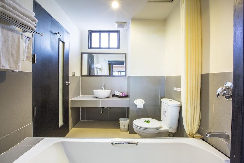 Phuvaree Resort Phuket photo 3