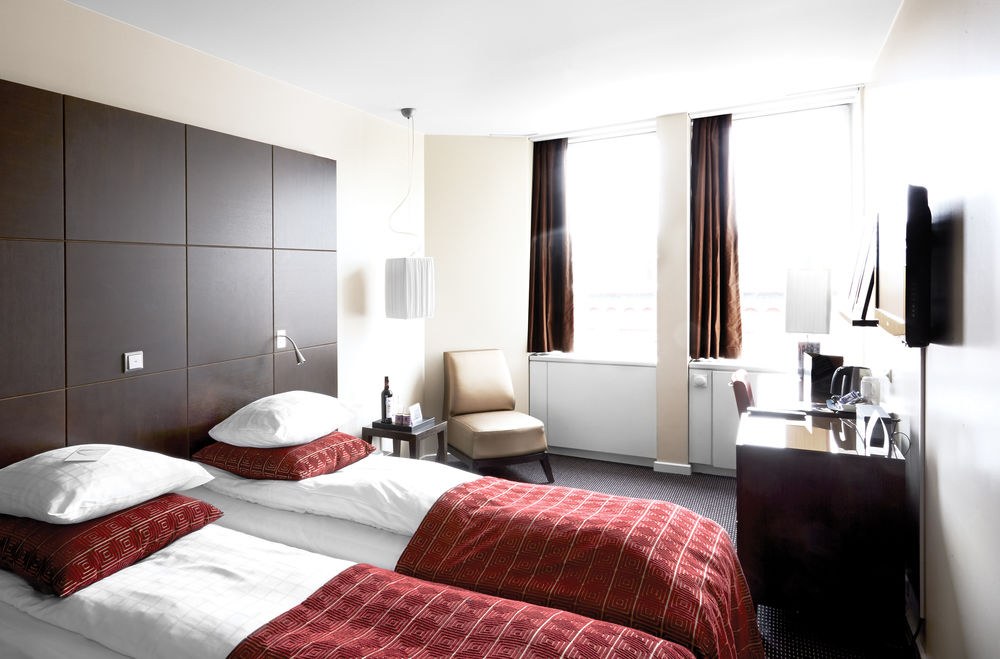 HOTEL THE SQUARE photo 1