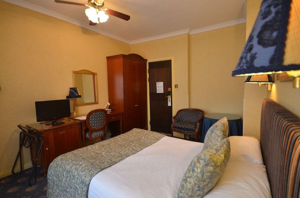 LONDON LODGE HOTEL photo 2