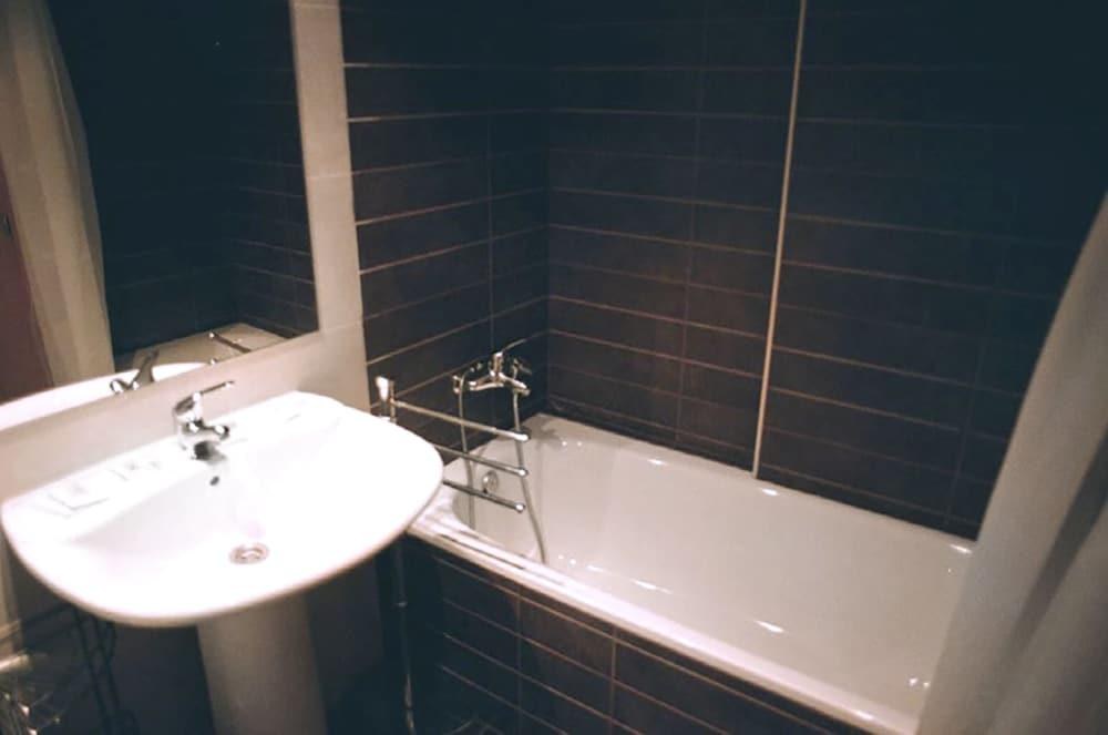 APARTAMENTOS AUHABITAT ZARAGOZA photo 2