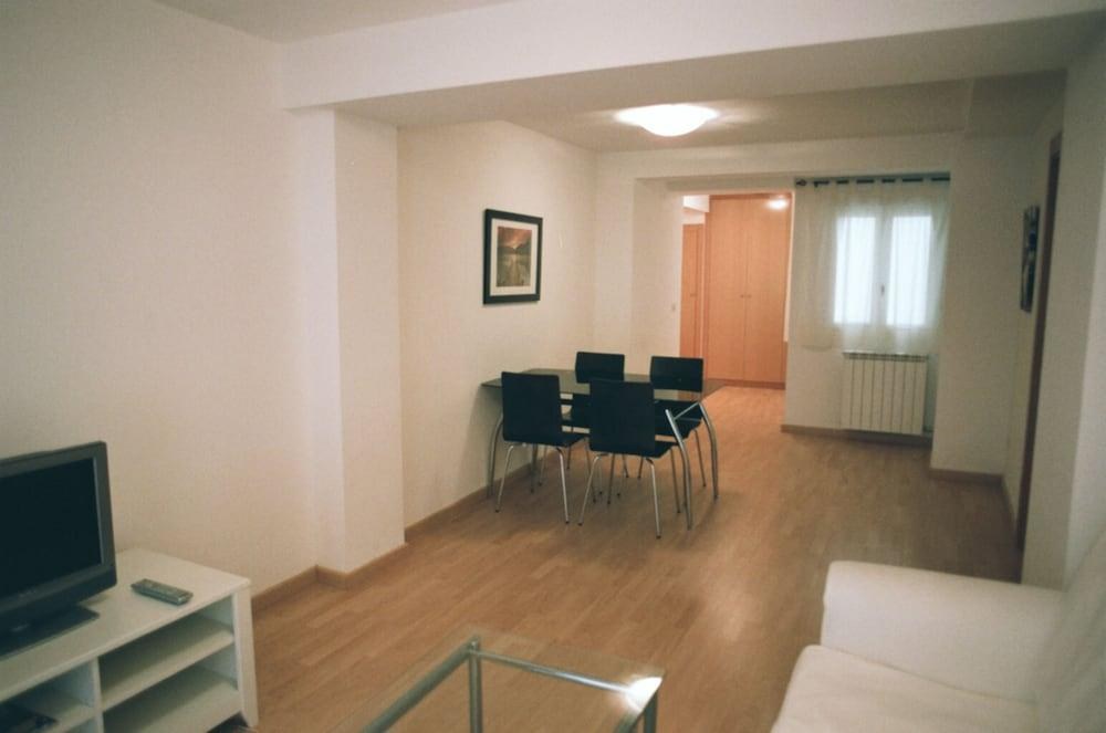 APARTAMENTOS AUHABITAT ZARAGOZA photo 3