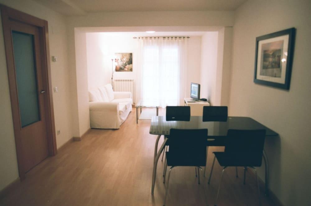 APARTAMENTOS AUHABITAT ZARAGOZA photo 4