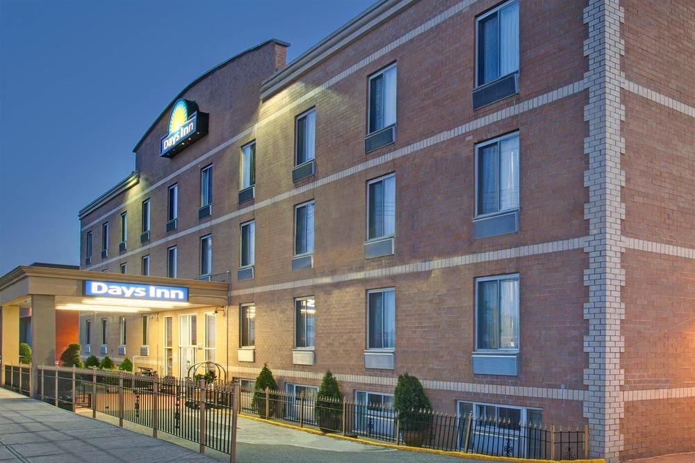 DAYS INN JFK AIRPORT photo 1