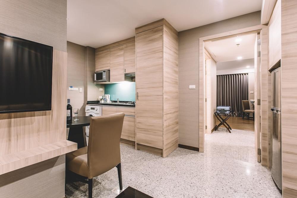 ADELPHI SUITES BANGKOK photo 3