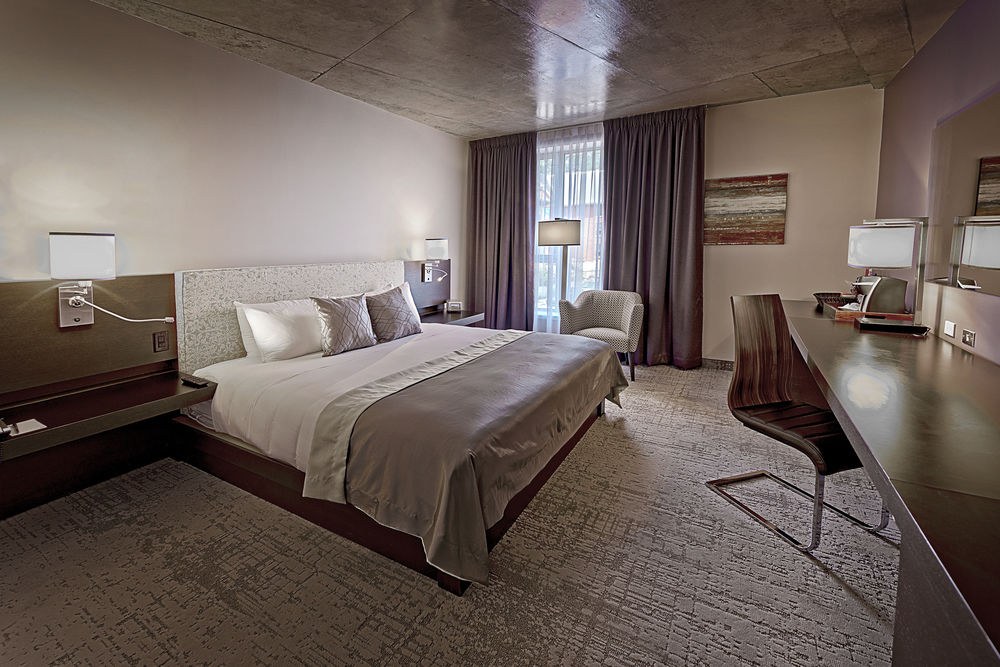 HOTEL 10