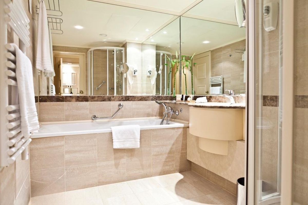 LE CHATELAIN BOUTIQUE HOTEL photo 4