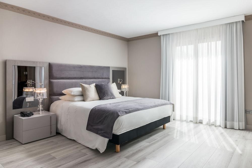 Park Plaza Suites Apartamentos photo 2