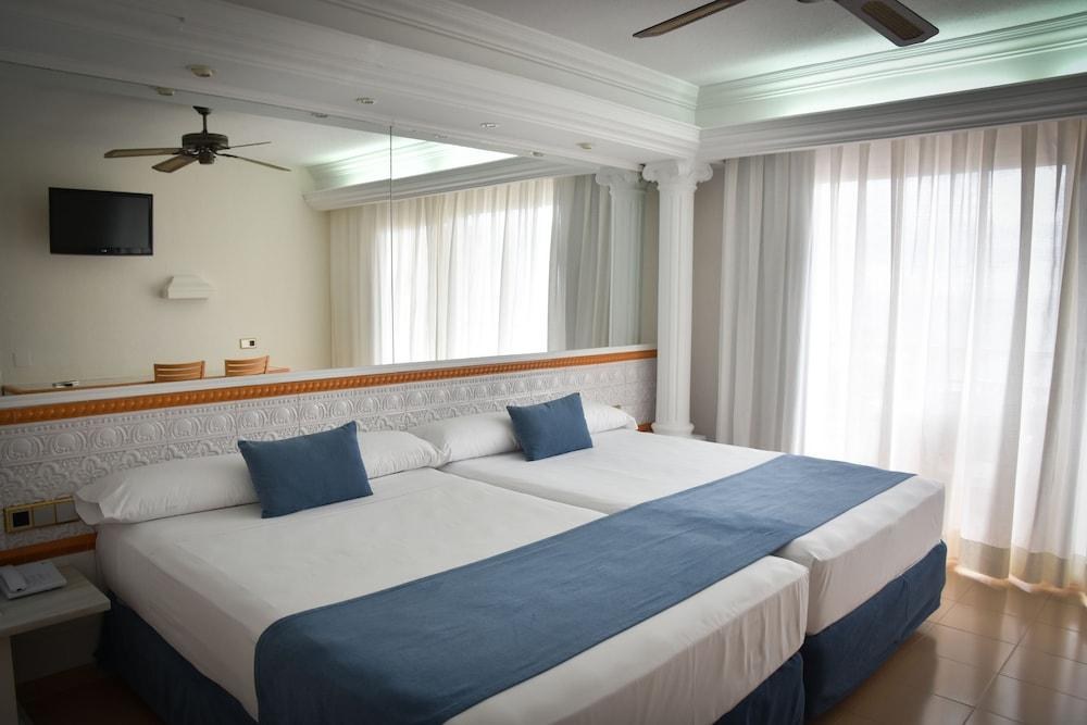 HOTEL PLAYACAPRICHO photo 1
