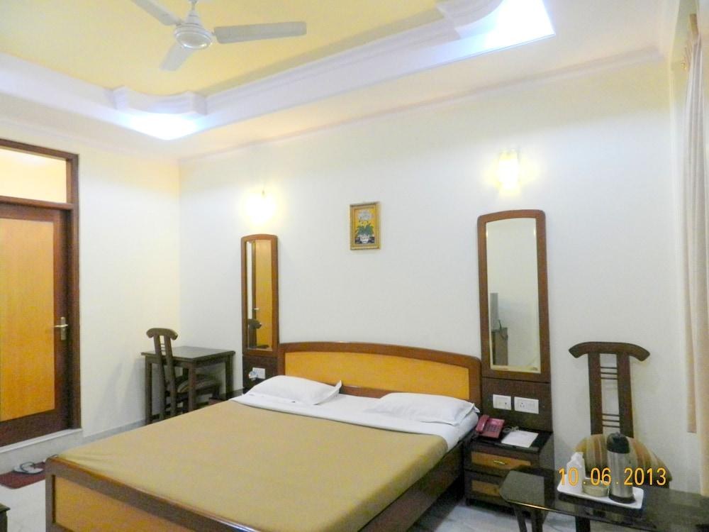 TARA PALACE