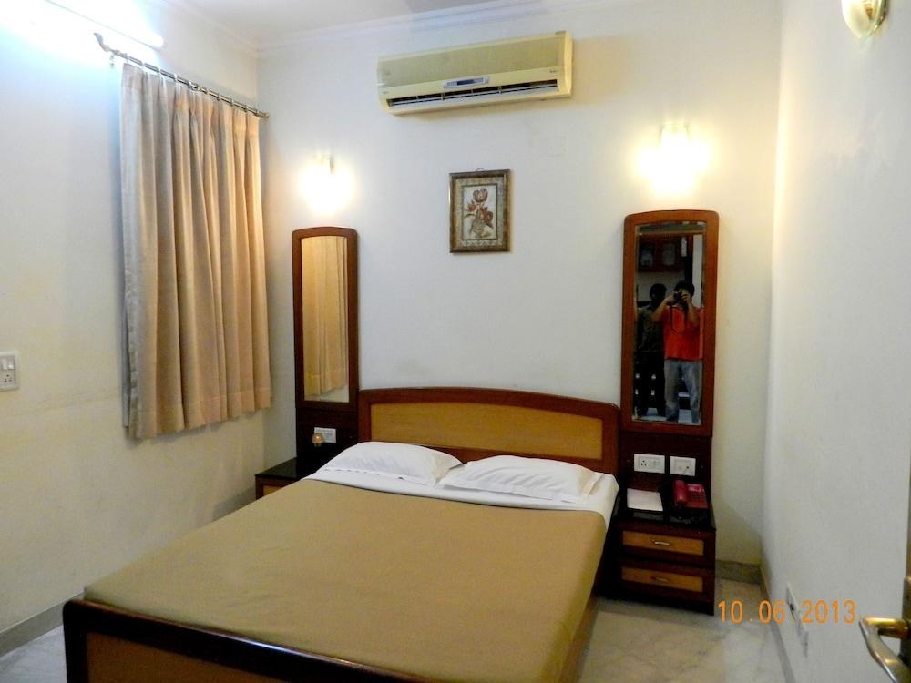 TARA PALACE photo 1