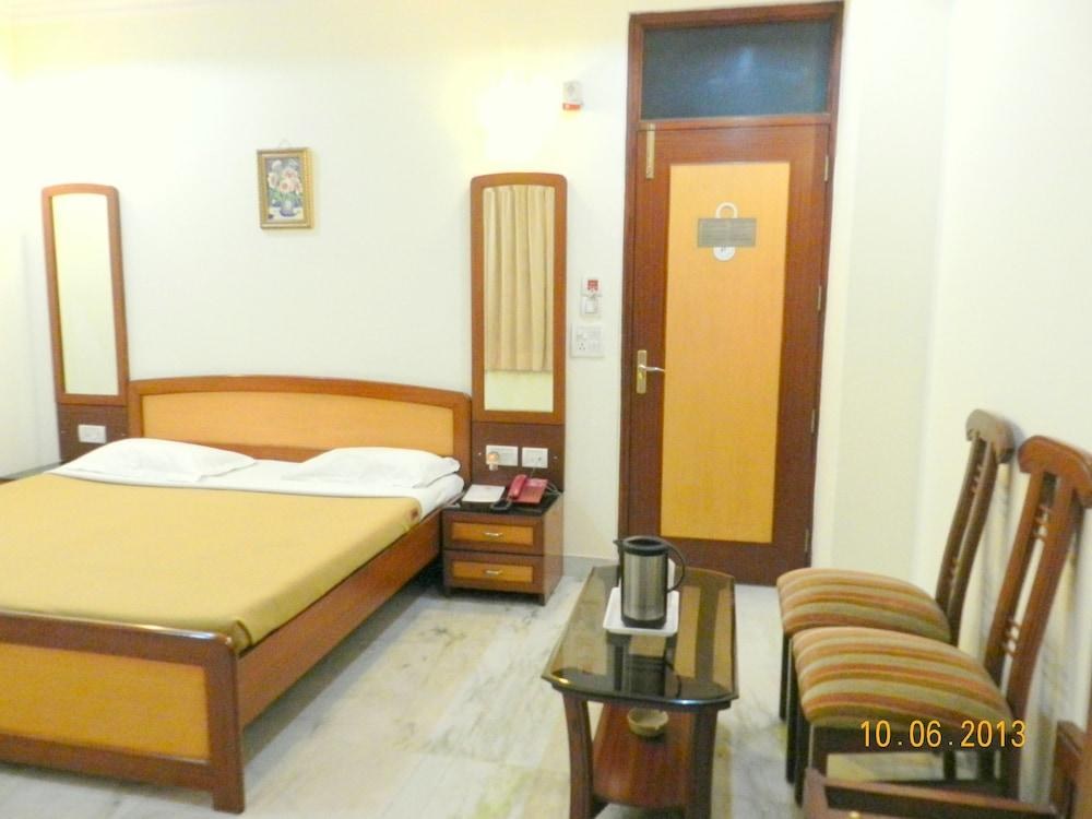 TARA PALACE photo 2