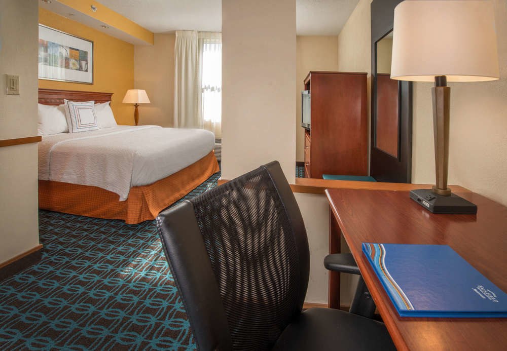 FAIRFIELD INN & SUITES WILLIAMSBURG photo 4