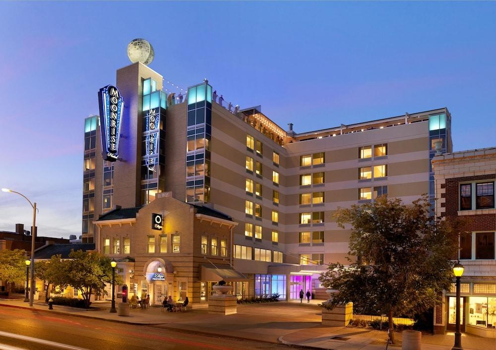 MOONRISE HOTEL photo 3
