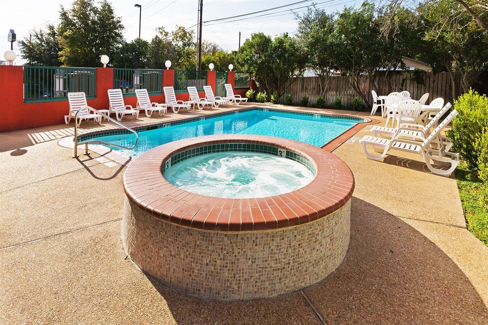 COUNTRY INN & SUITES BY RADISSON, AUSTIN-UNIVERSIT