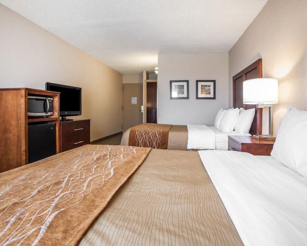 COMFORT INN WESTPORT photo 4