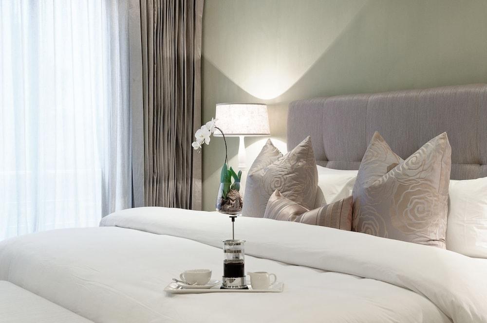 SUGAR HOTEL