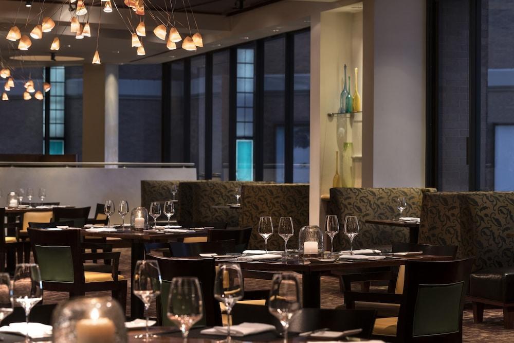 FOUR SEASONS HOUSTON photo 2