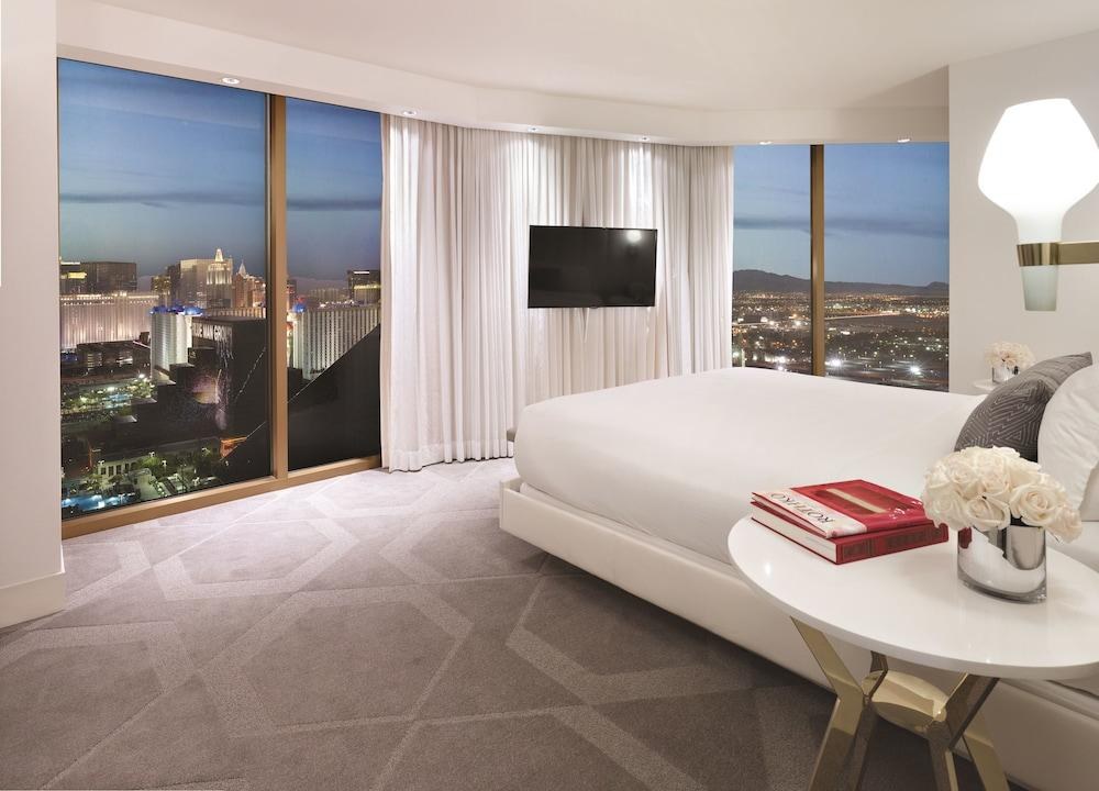 DELANO LAS VEGAS AT MANDALAY BAY photo 2