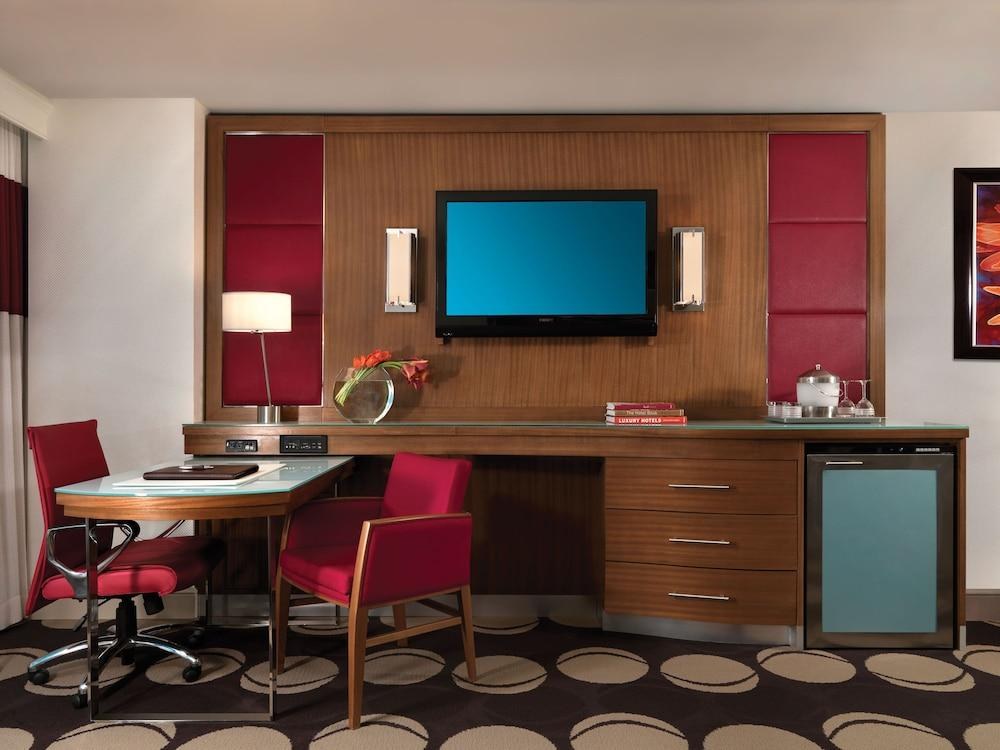 THE MIRAGE RESORT AND CASINO photo 4