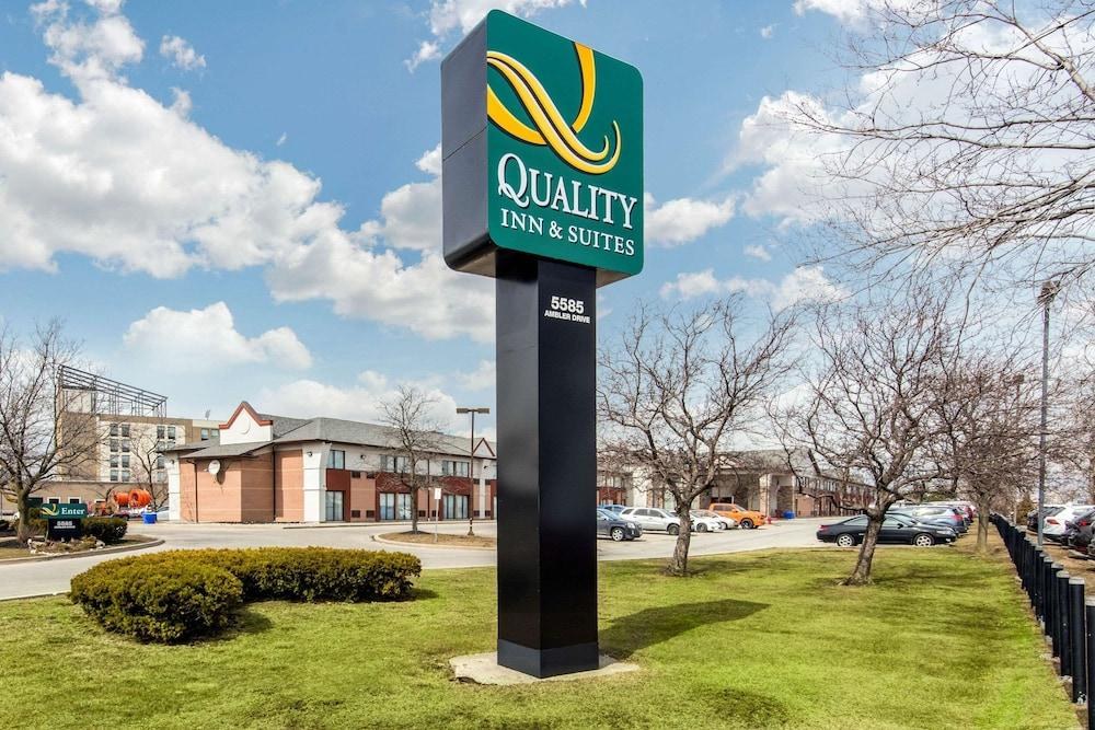 QUALITY INN & SUITES photo 2