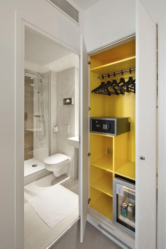 BW PLUS 61 PARIS NATION HOTEL photo 4