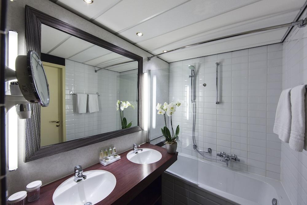 CROWNE PLAZA MAASTRICHT photo 2
