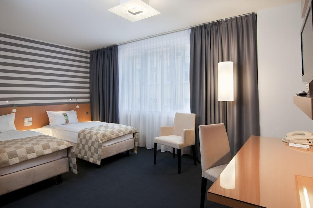 Holiday Inn City photo 4