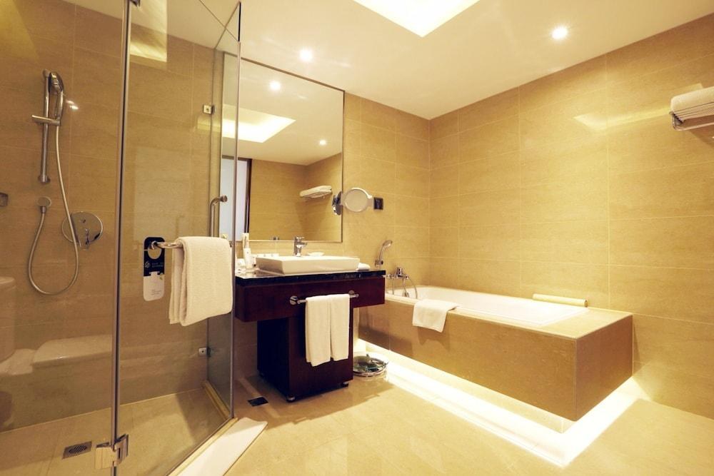 Grand Mercure Central photo 2