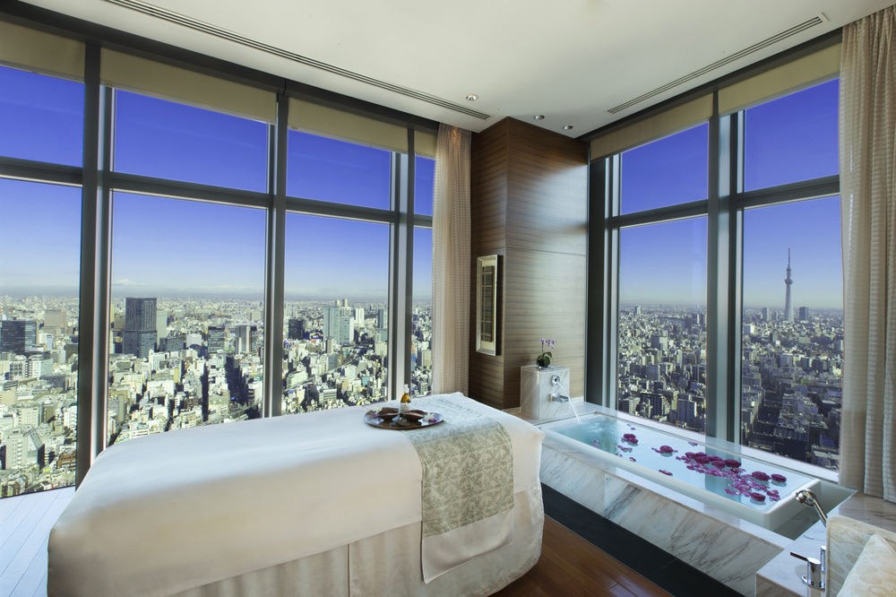 MANDARIN ORIENTAL
