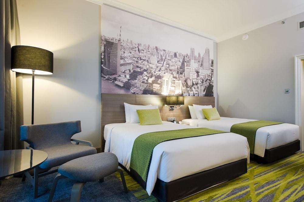 Holiday Inn Silom photo 2