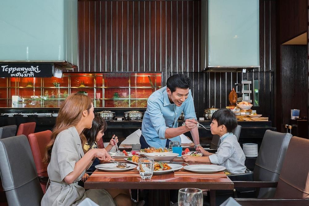 Holiday Inn Silom photo 3