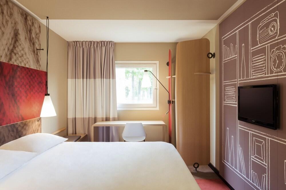 IBIS LA FERME AUX VINS photo 3