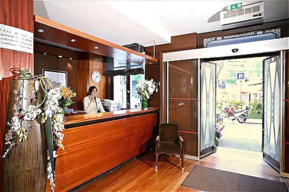 Holiday Inn Paris Auteuil photo 3