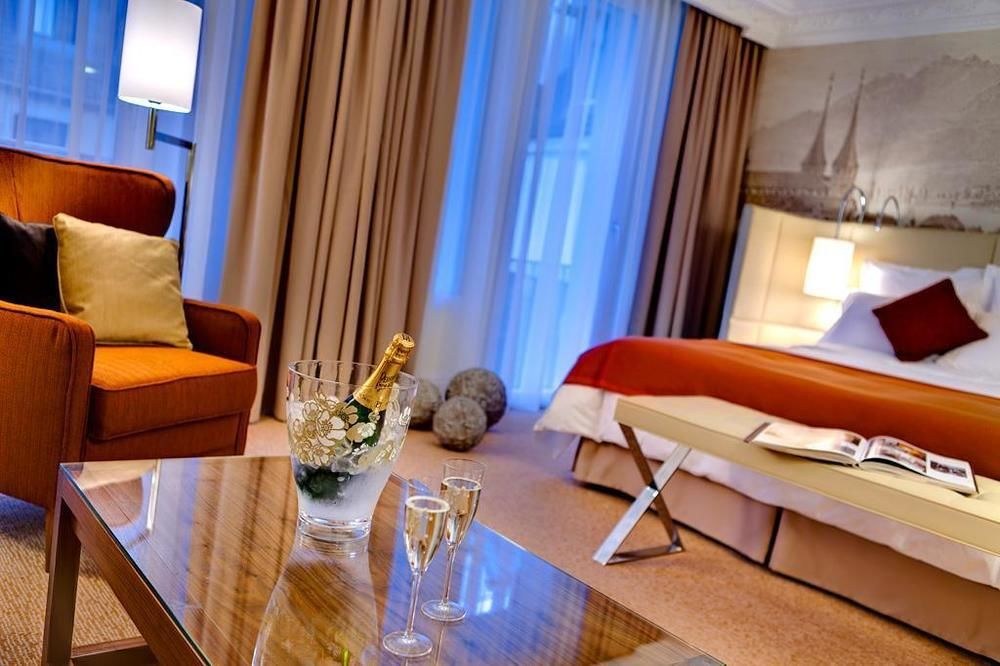 RENAISSANCE LUCERNE HOTEL photo 2