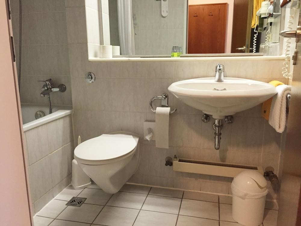 HOTEL AMBASSADOR LUCERNE photo 3
