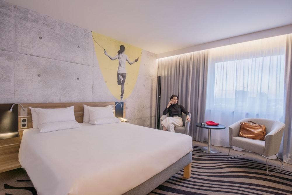 Novotel Poznan Centrum photo 2