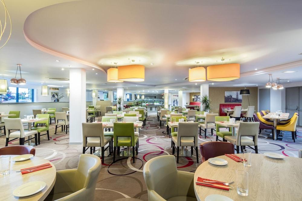 LEONARDO HOTEL LONDON HEATHROW AIRPORT photo 4