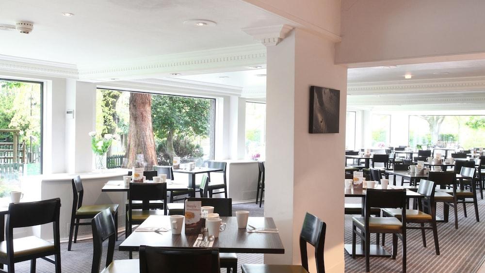HOLIDAY INN EDINBURGH CITY WEST photo 3